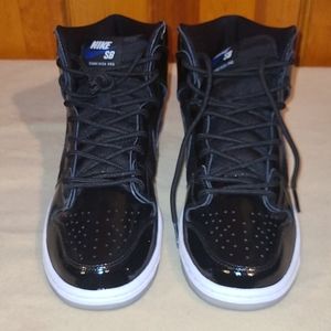 Nike SB Dunk High Space Jam